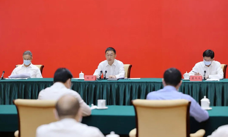 自治區(qū)黨委召開學(xué)習(xí)貫徹習(xí)近平總書記在慶祝中國共產(chǎn)主義青年團成立100周年大會上的重要講話精神座談會