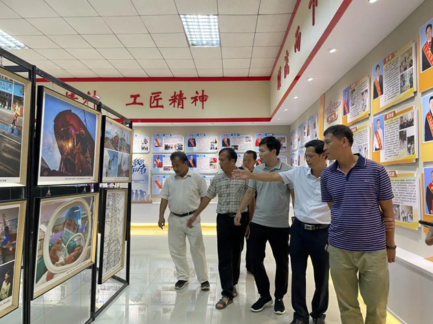 全市職工攝影展開(kāi)幕，每一張都是超然大片
