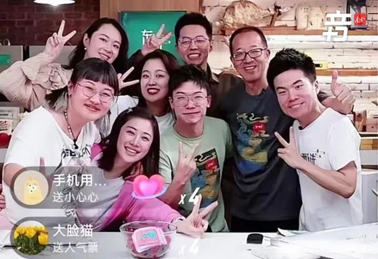 打工新鮮事丨一邊“上課”，一邊“賣(mài)大米”，被他的直播語(yǔ)錄圈粉了~
